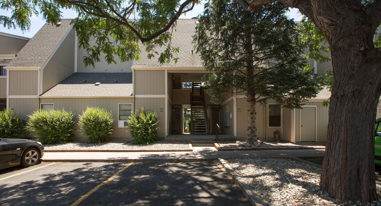 Primary Photo - 512 E Monroe Dr