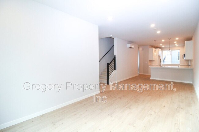 Building Photo - 2112 N 147th St