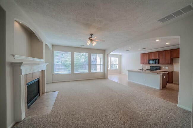 Building Photo - 31 Aquiline Oaks Pl
