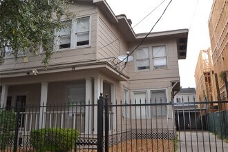 Building Photo - 211 Drew St