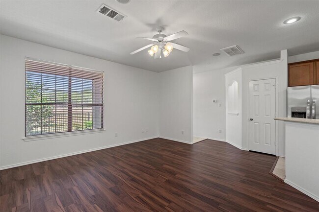 Foto del edificio - 9201 Brodie Ln