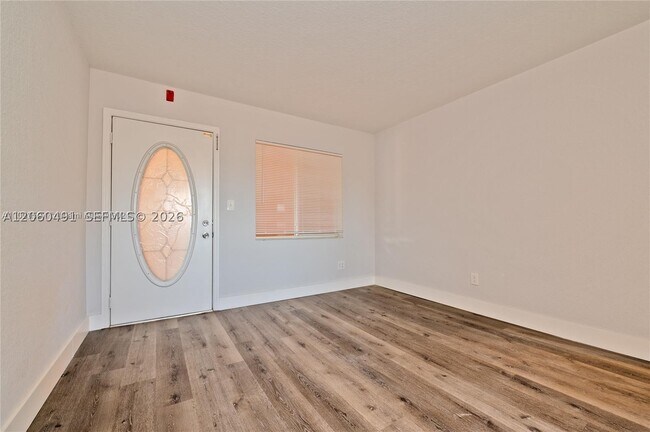Foto del edificio - 2330 NW 11th St