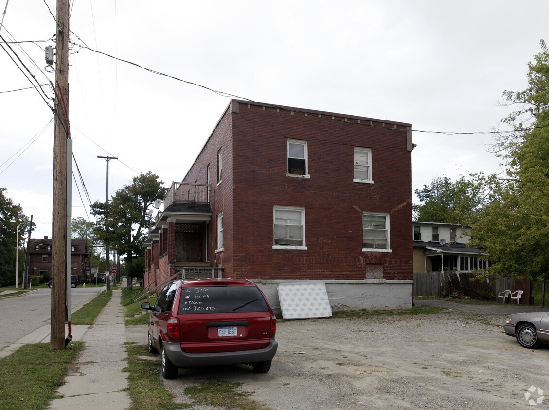 Foto del edificio - 130-132 University Dr