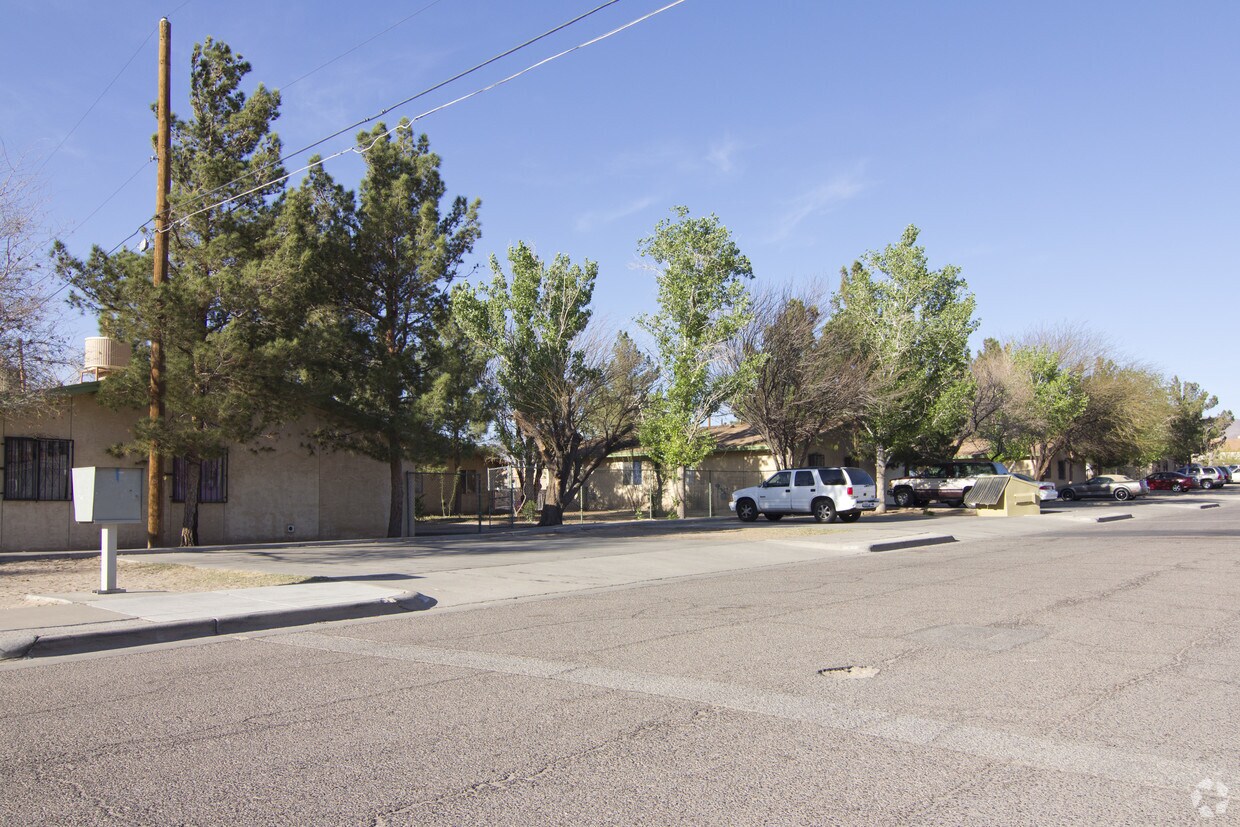 Primary Photo - Fairview Apartments