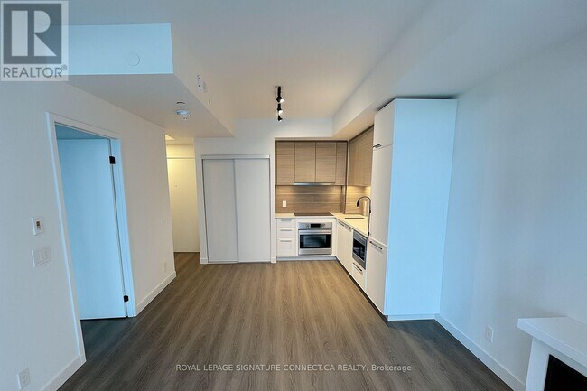 Building Photo - 1050 Eastern Ave