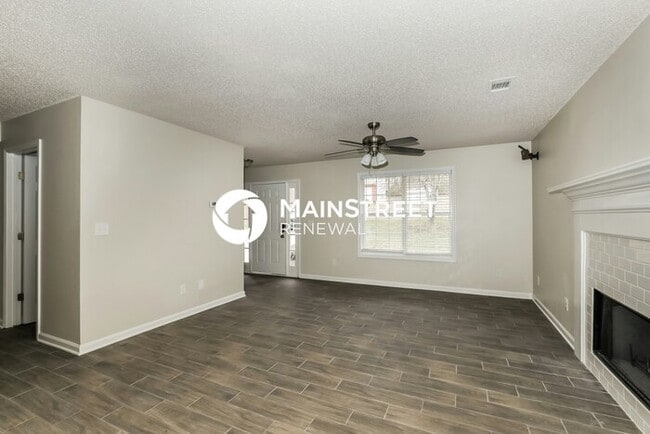 Building Photo - 4 Bedroom Pet-Friendly Home in JONESBORO, GA with Main Street Renewal