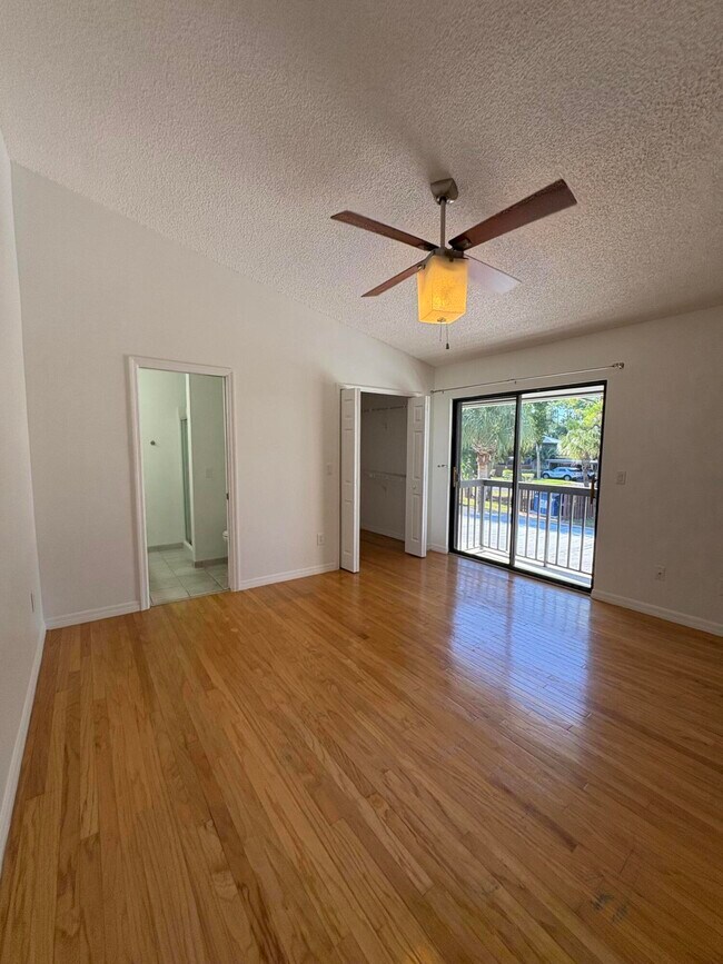 Foto del edificio - 203 SE Camelot Gardens Blvd