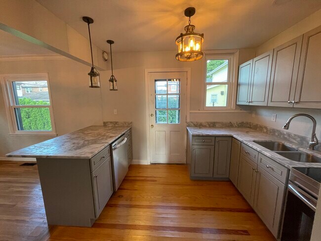 Foto del edificio - 1622 Hathaway Rd
