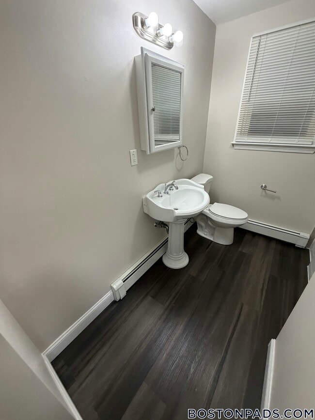 Building Photo - 18 Waugh St