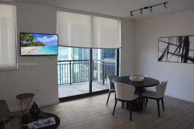 Foto del edificio - 999 SW 1st Ave