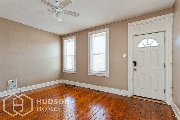 Building Photo - 212 N Plum St