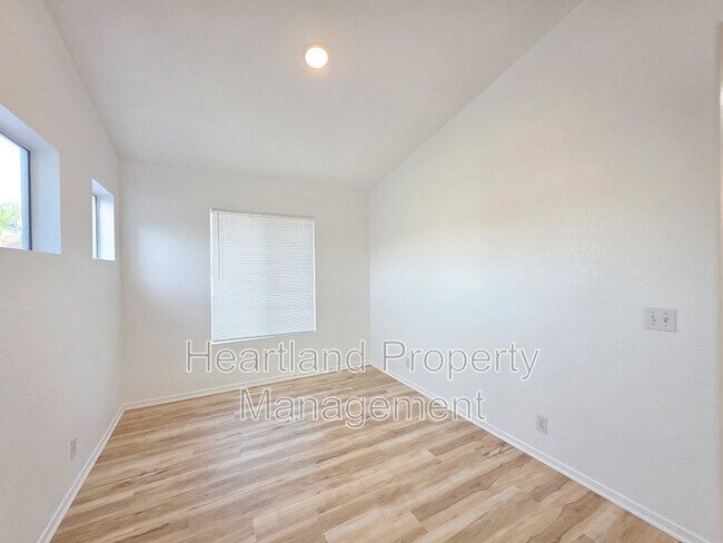 Building Photo - 395 Whispering Willow Dr