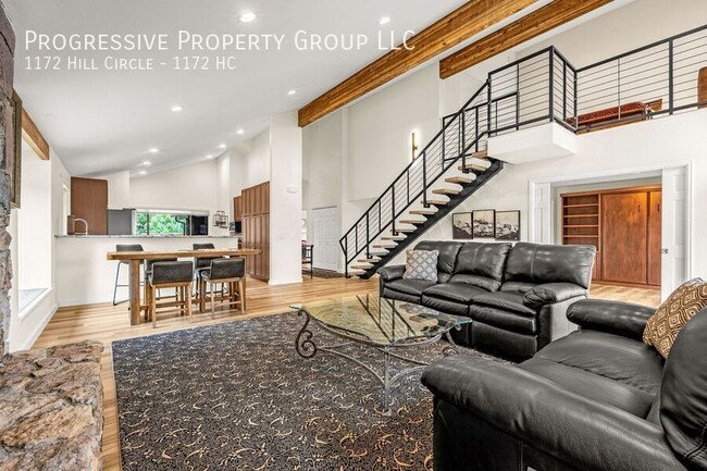 Building Photo - 1172 Hill Cir