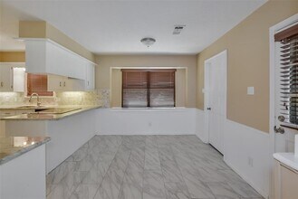 Building Photo - 6602 Point Clear Dr