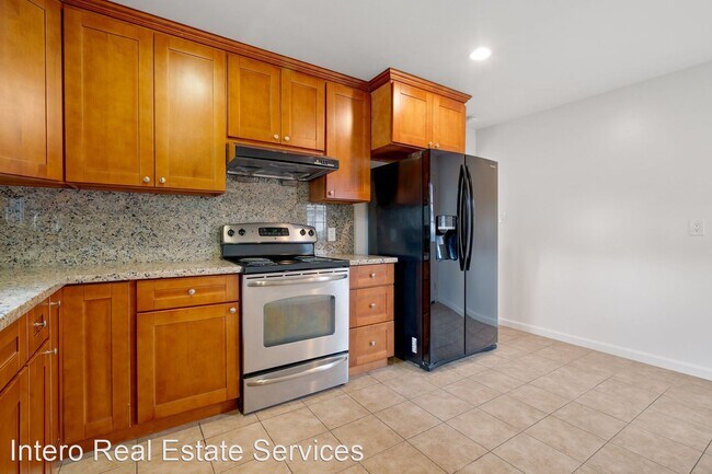 Building Photo - 3 br, 2 bath House - 3415 Santa Barbara Ave