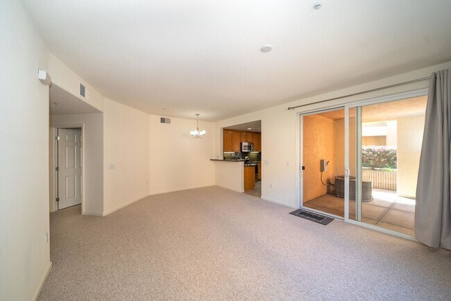 Building Photo - Beautiful & Spacious 3bd Condo With Great ...
