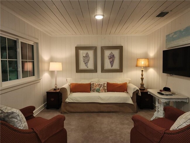 Building Photo - 6523 Village Point Dr