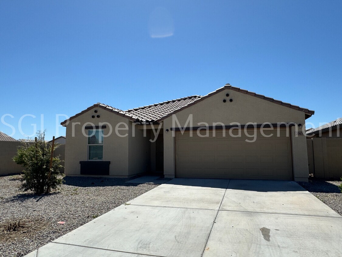 Primary Photo - Spacious home ready for your move in