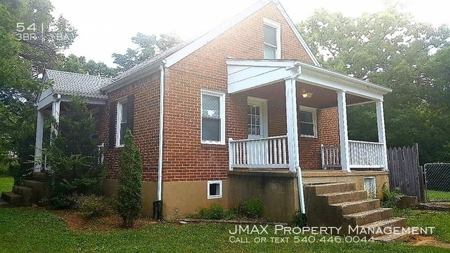 Building Photo - Excellent price for a 3 bedroom in the 24018