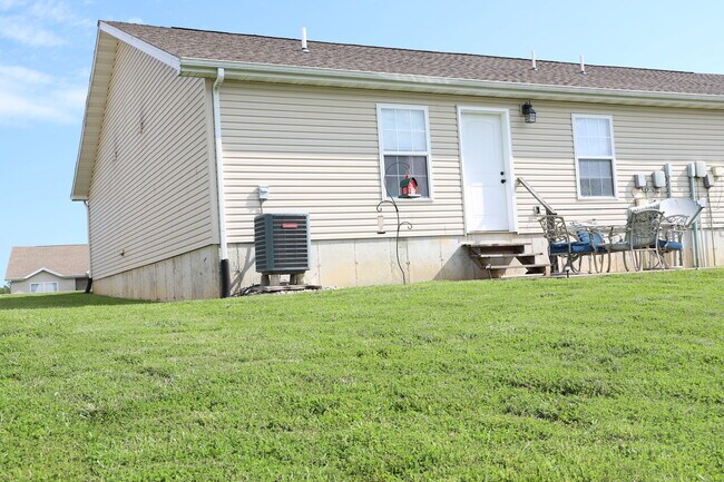 Building Photo - 131 Edna Waynesville