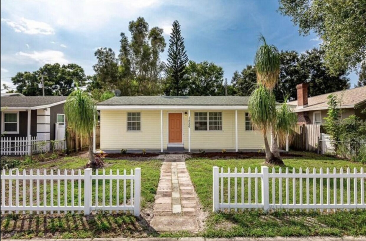 Foto principal - 1526 28th St N