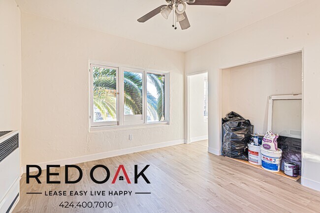 Foto del edificio - Sun-Drenched Studio with Included Kitchen ...