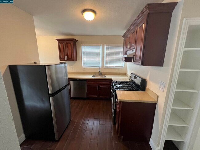 Foto del edificio - 2824 23rd Ave