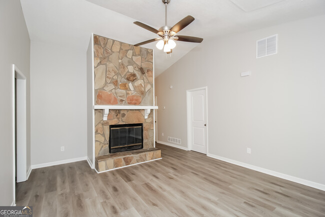 Foto del edificio - 3203 Craven Ridge Dr
