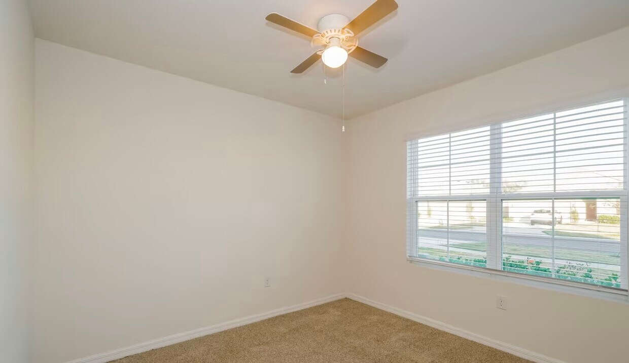 7038 Silverado Ranch Blvd, Zephyrhills, FL 33541 House Rental in