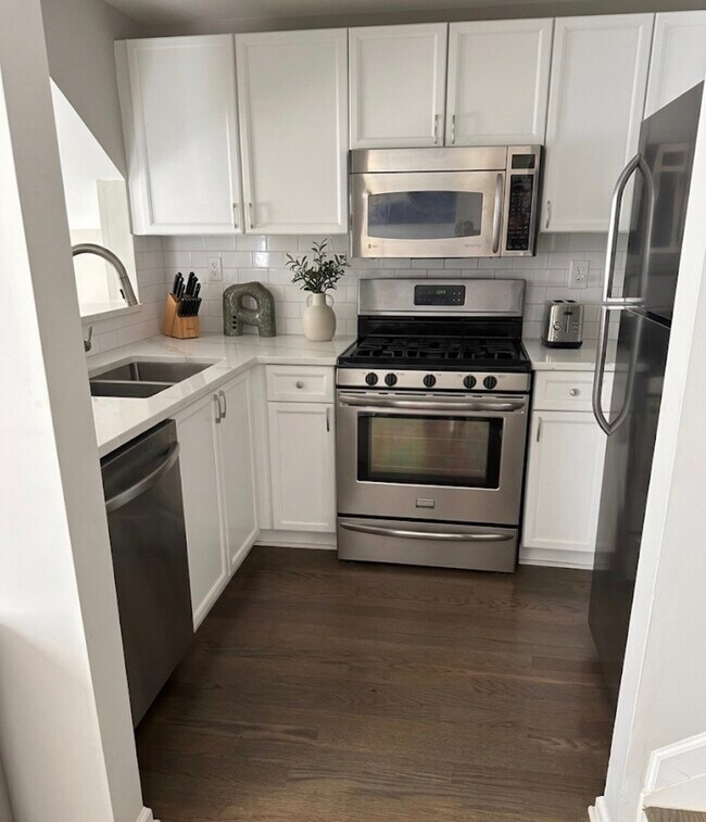 Foto del edificio - 4254 River Green Dr NW