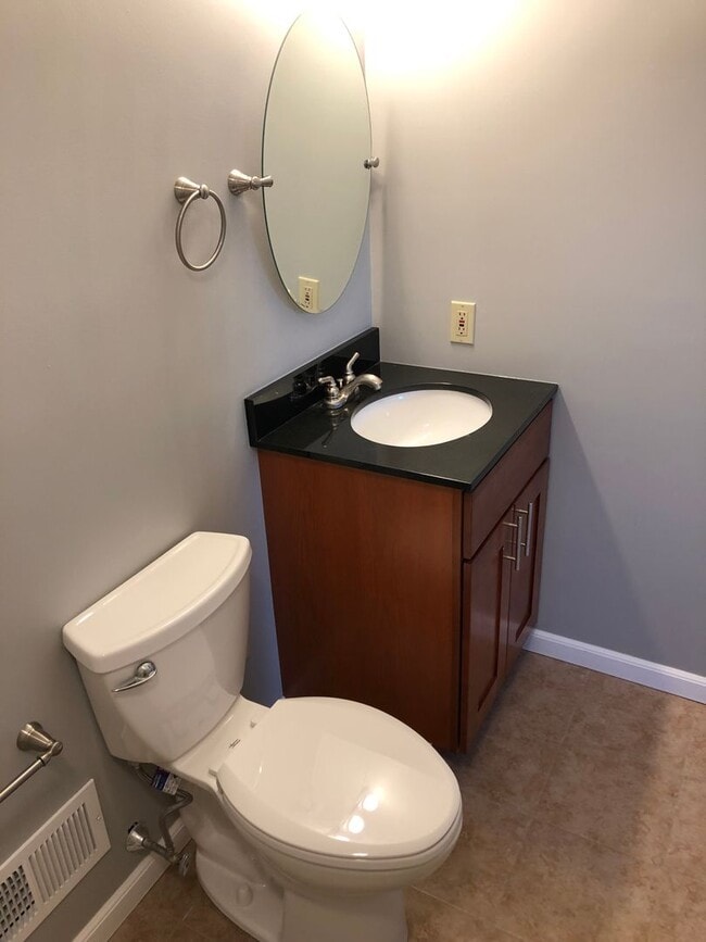 Building Photo - 1240A Pine Grove St