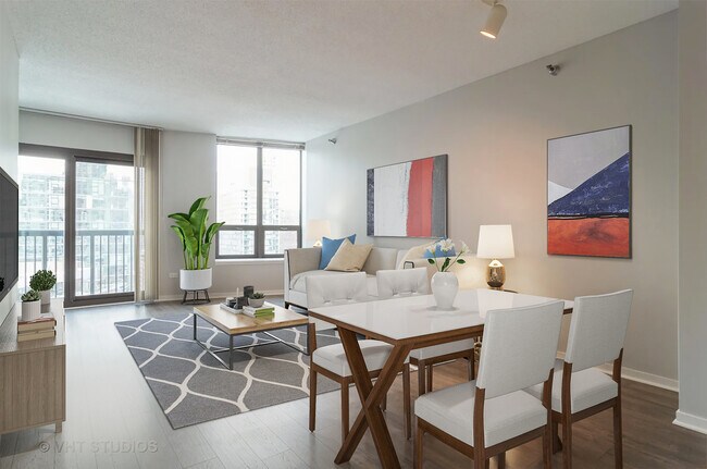 Building Photo - 400 N La Salle Dr