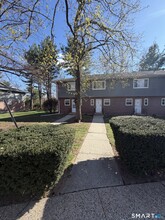 Building Photo - 11 Camelot Dr