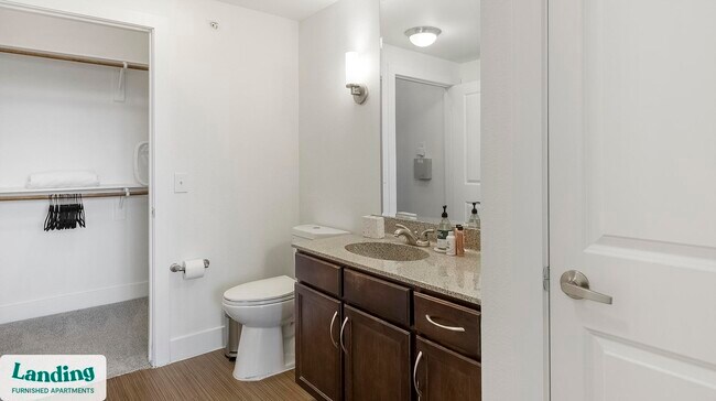 Foto del edificio - 7373 Valley View Ln