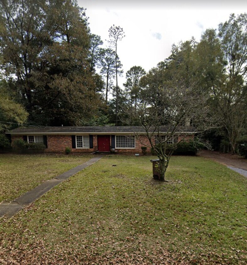 Foto principal - 5863 Chalet Dr N