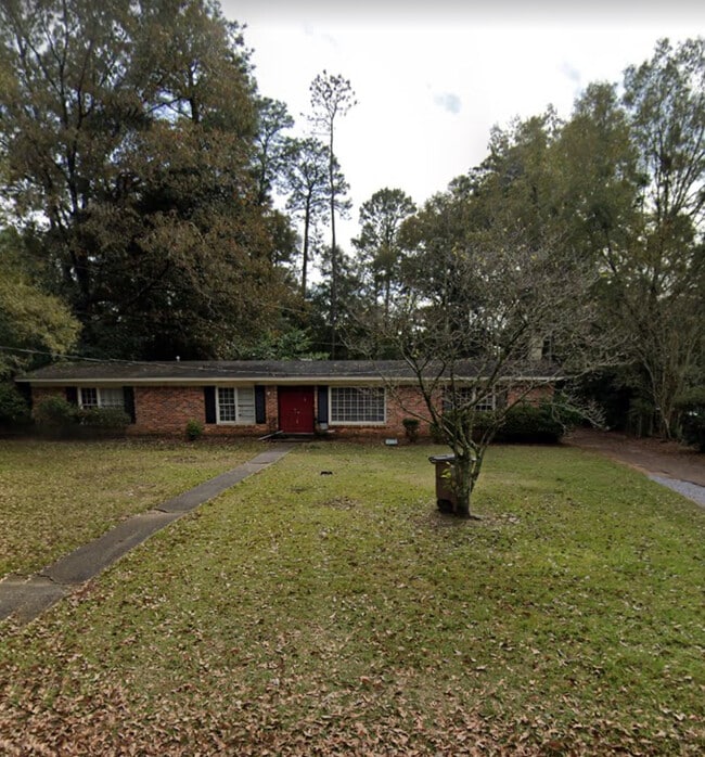 Building Photo - 5863 Chalet Dr N