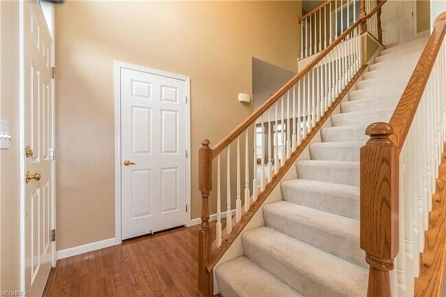 Foto del edificio - Spacious 4BR House in Twinsburg