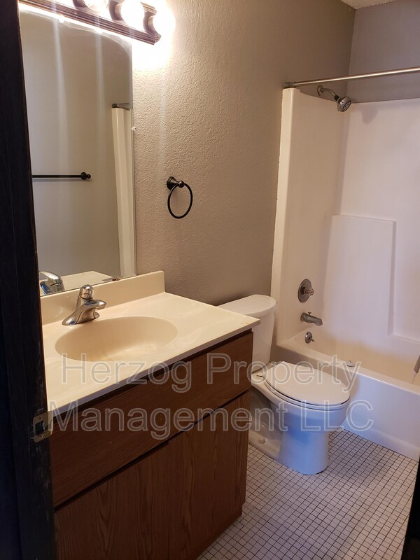 Foto del edificio - 304 Kenwood Dr