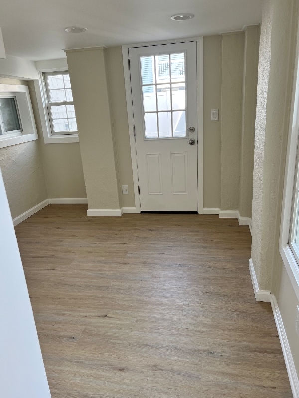 Building Photo - 215 E 24th Ave