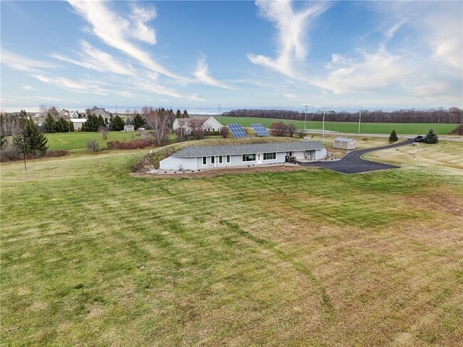 Building Photo - 2654 Whalen Rd