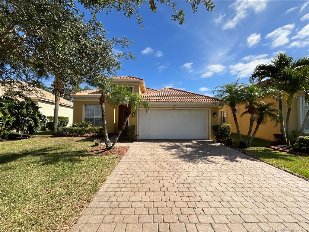 Primary Photo - 331 NW Somerset Cir