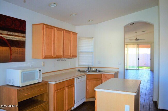 Building Photo - 4165 E Tanglewood Dr