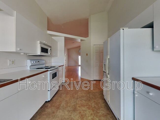 Building Photo - 679 Heather Stone Dr