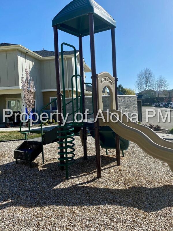 Building Photo - 3590 E Grand Forest Dr