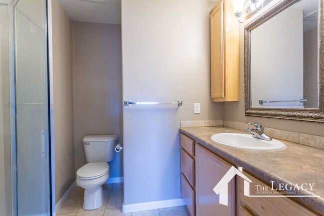Foto del edificio - Westside Townhome