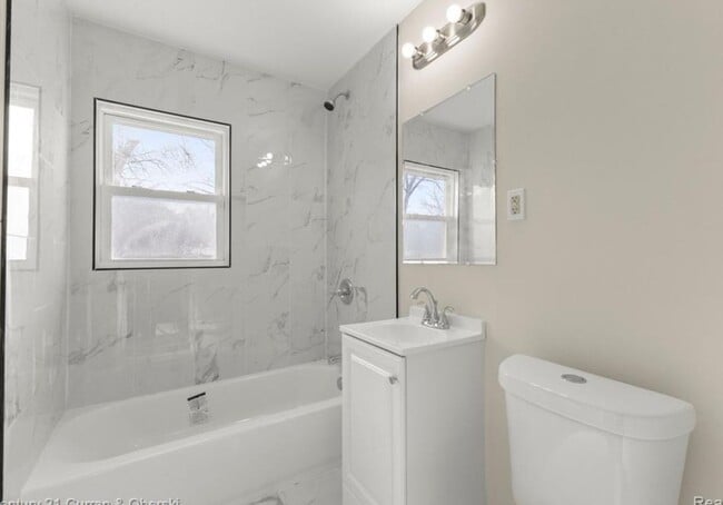 Building Photo - 12674 Riad St