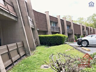 Building Photo - 915 S Seminole Dr