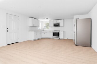 Building Photo - 16016 Green Manor Dr