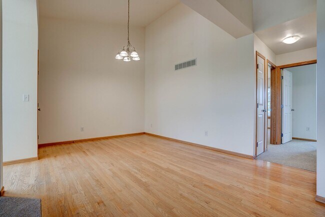 Foto del edificio - Woodridge Estates Townhomes