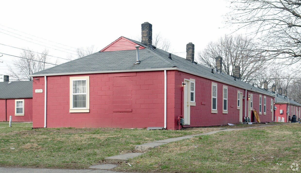 Primary Photo - 2004-2024 E 25th St